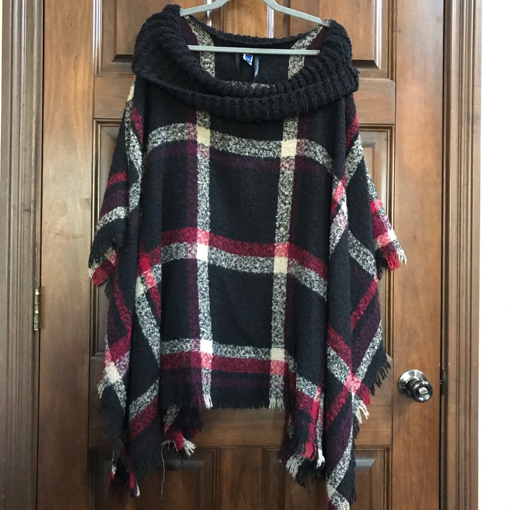 Apt. 9 Women’s Red Black Plaid Poncho Scarf O/S